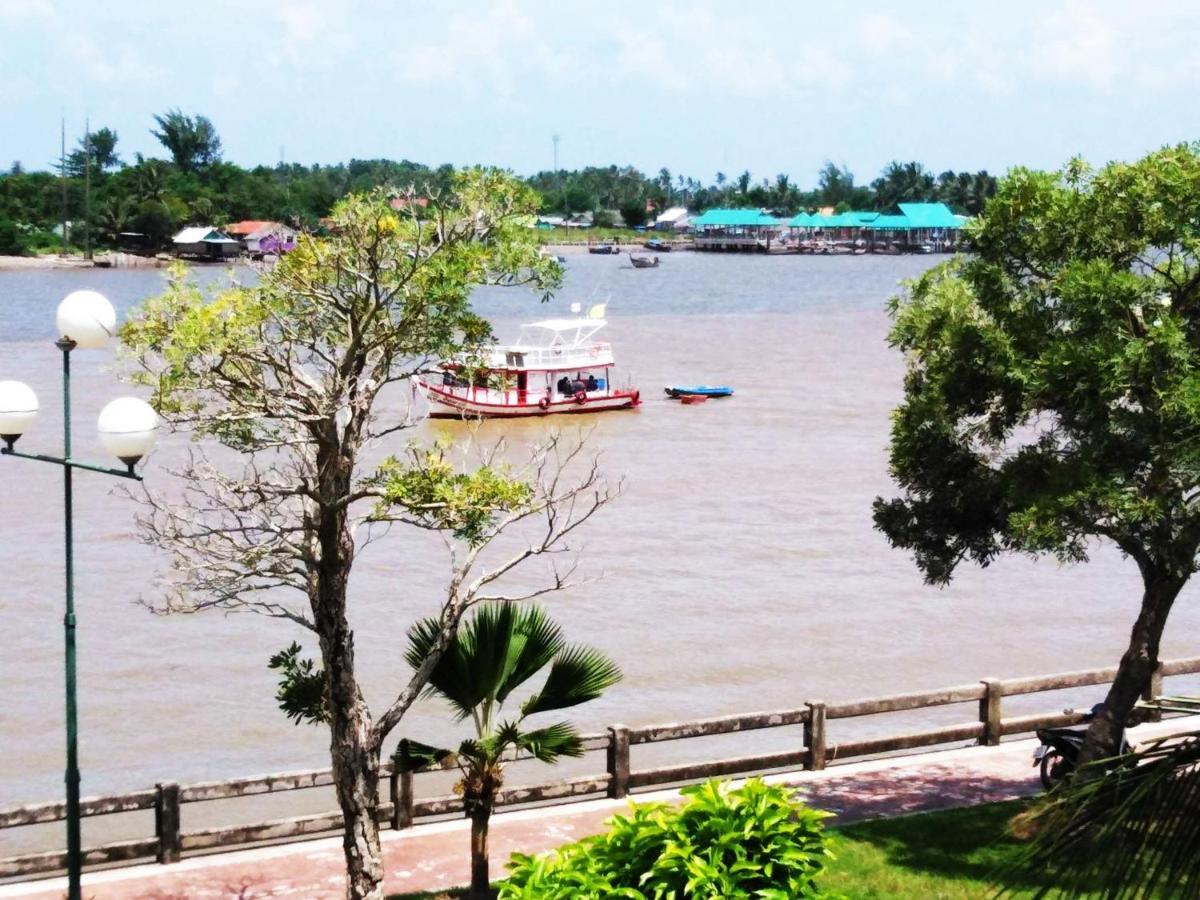 The Tara River Krabi town Buitenkant foto