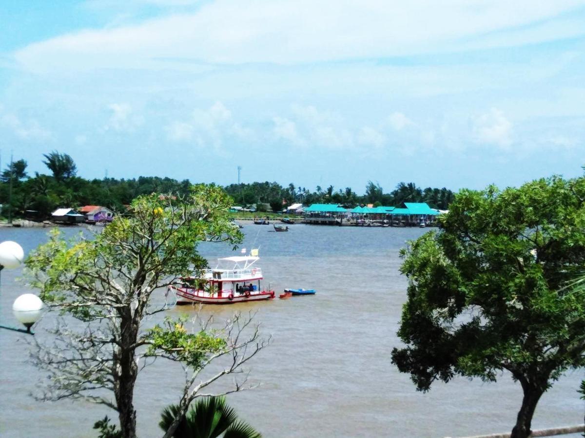 The Tara River Krabi town Buitenkant foto