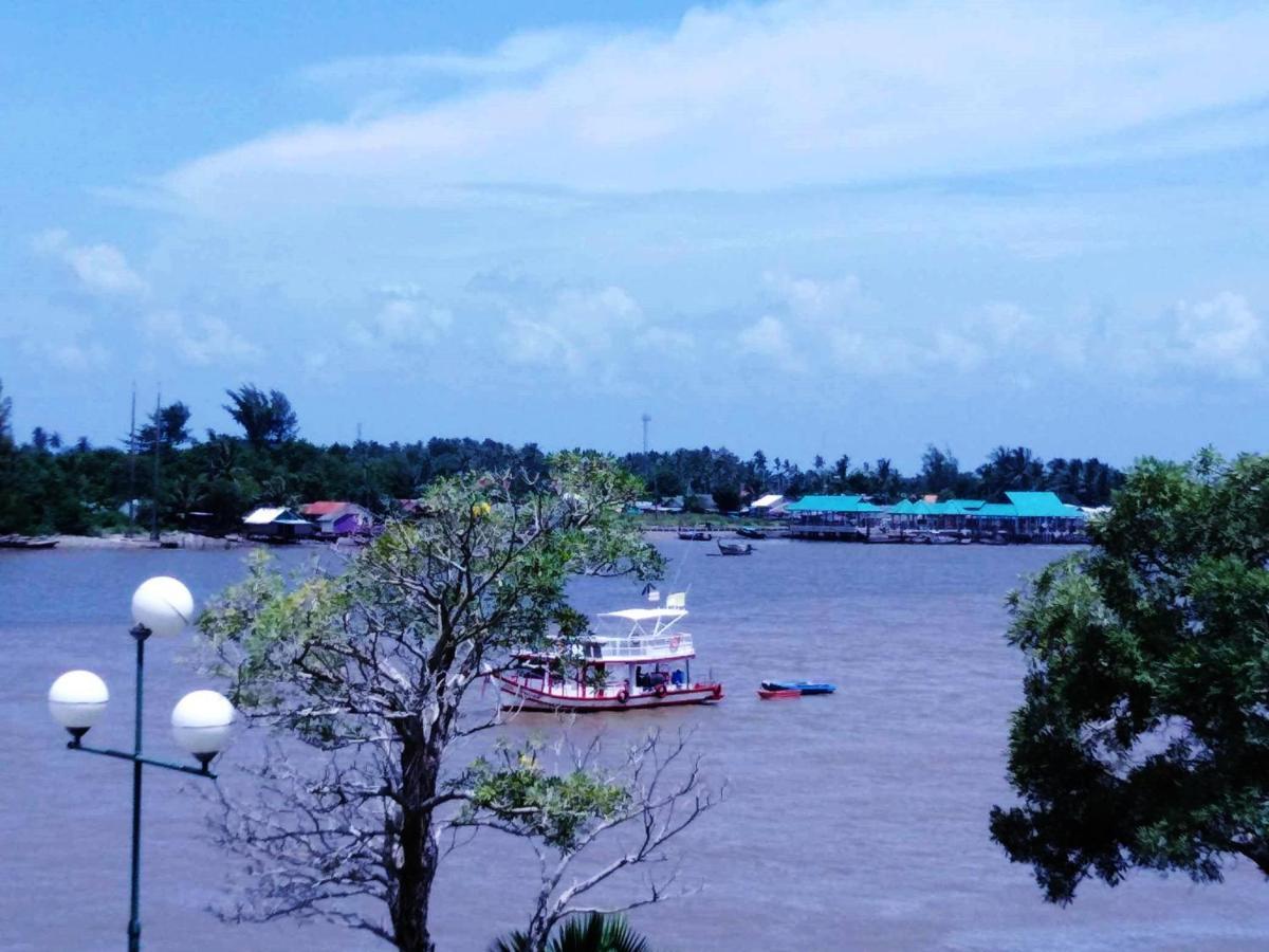 The Tara River Krabi town Buitenkant foto